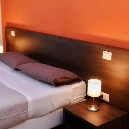 1854 בית הארחה 4*